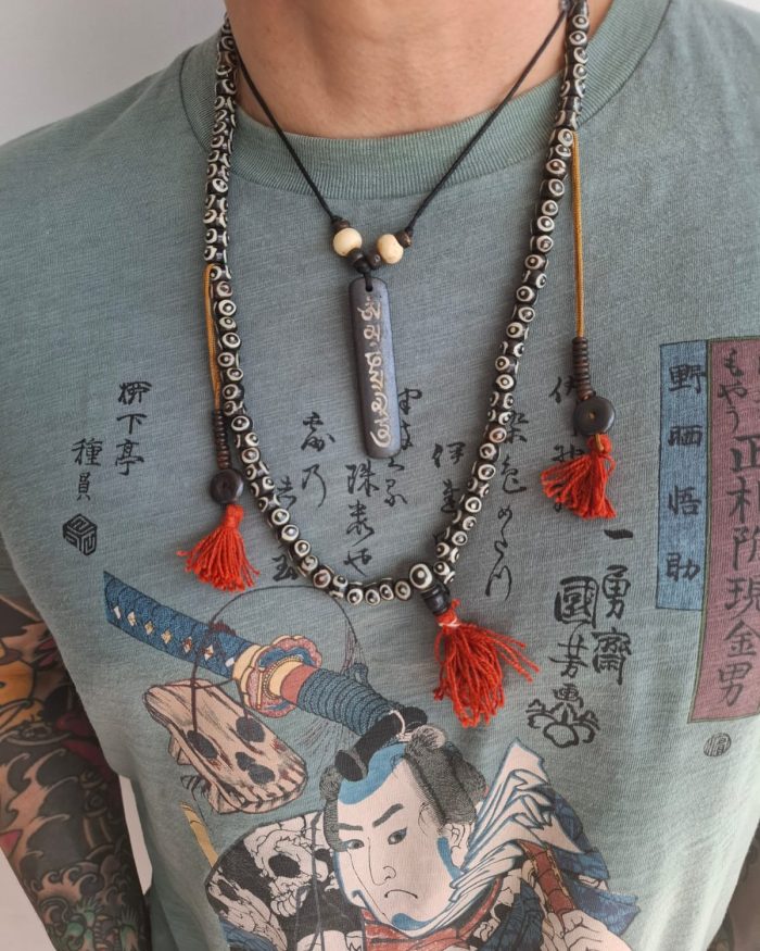Jap Mala de Hueso Oscuro con Cuentas Ojo "Dzi"  – Japa Mala Tibetano de 108 Cuentas