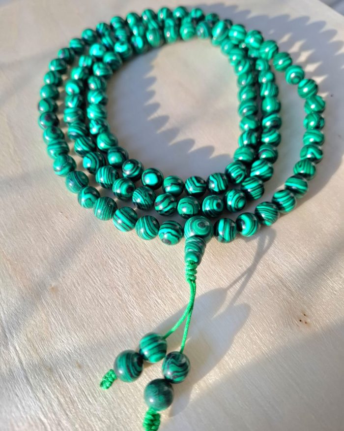 Mala de Oración de Malaquita Reciclada – Energía, Sanación y Sostenibilidad
