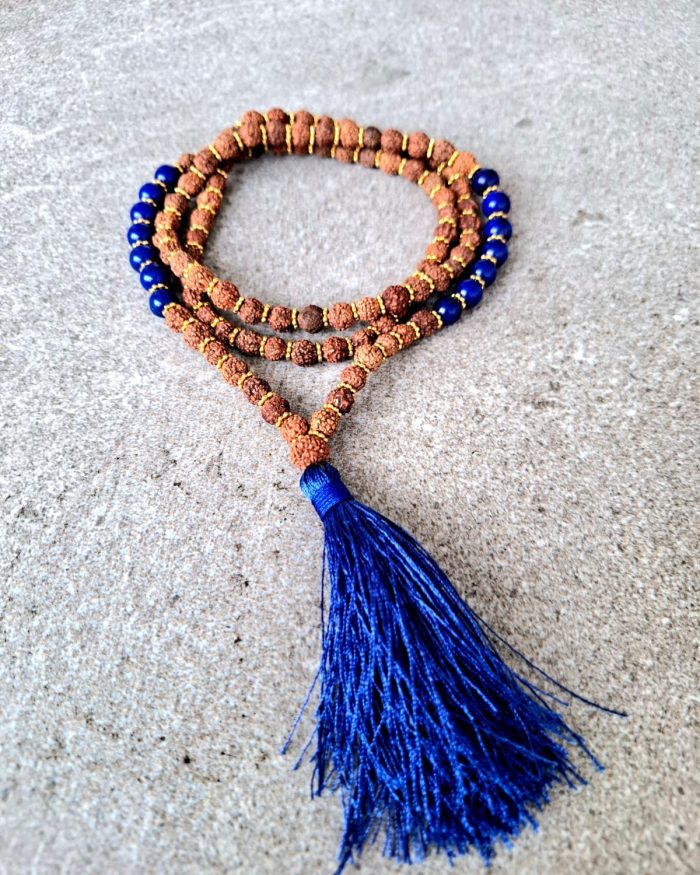Mala de Rudraksha y Cuentas Color Lapislázuli – Combinación para Meditación y Energía Espiritual